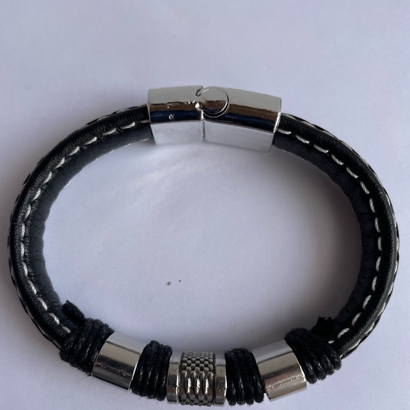 Black leather bracelets for men and women, braided magnetic. - Picture 5 of 12